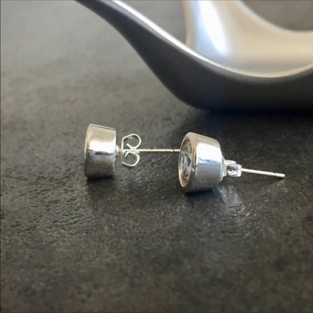 ✨Bezel Set Stud / 925 Sterling Silver Earrings✨ - Picture 2 of 6